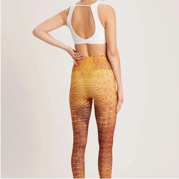 NWOT Niyama Sol Gold Croc High Waisted Barefoot Leggings Sz XS - Picture 3 of 7